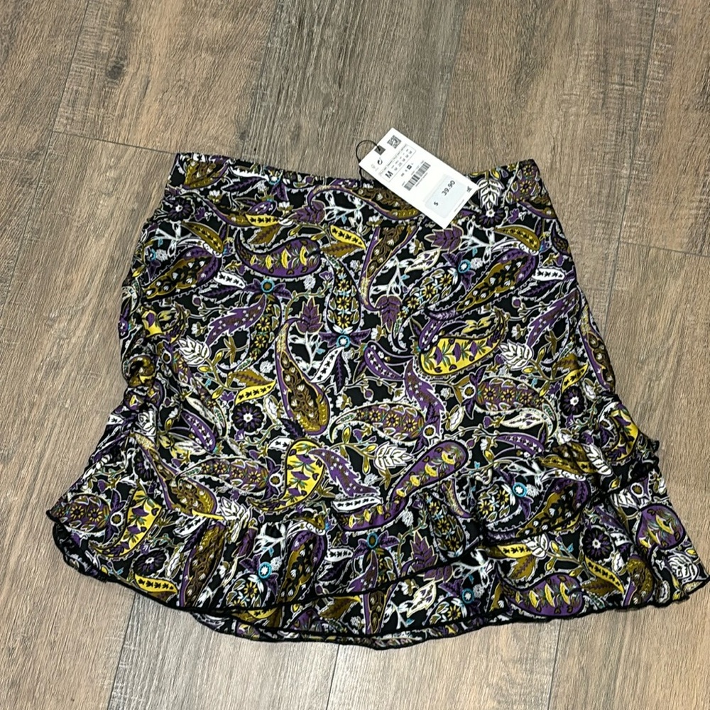 Zara ruffle skirt with side zipper